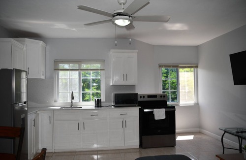 Yallahs Apartamento | Pond View Apartment unit #2