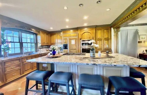 Newtown Casa | Pond View Farm 1825 Historic Bucks County Home