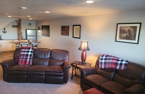 Sioux Falls Casa | Pond View Retreat, 6 Bedroom, 4 Bath, 3 Level Luxury Home In Sioux Falls.