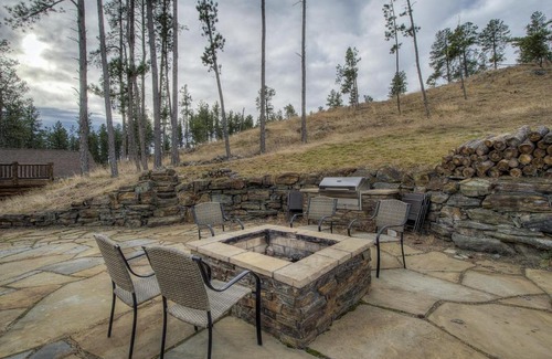 Hill City Casa | Ponderosa Lodge
