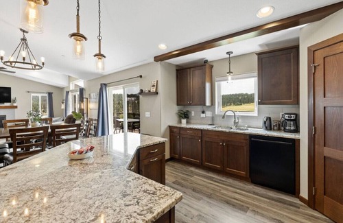 Colonial Pine Hills Apartamento | Ponderosa Mile Retreat