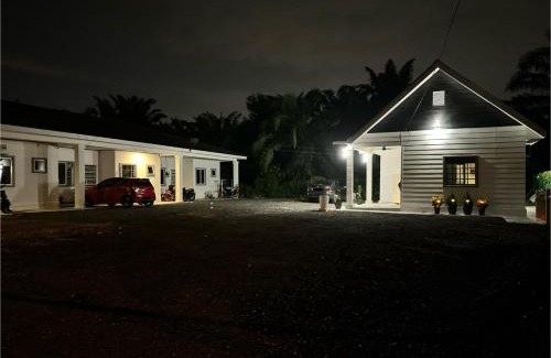Gua Casa | Pondok Selesa Homestay