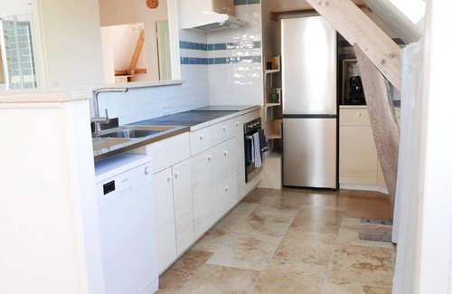 Piegut-Pluviers Apartamento | Pondside healthy lodging in lively Piégut-Pluviers