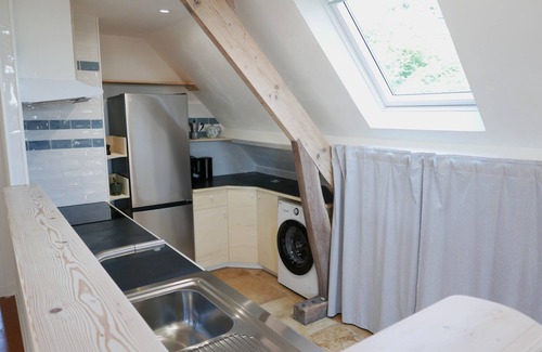 Piegut-Pluviers Apartamento | Pondside healthy lodging in lively Piégut-Pluviers
