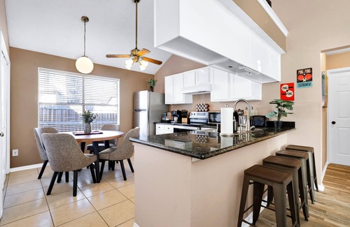 Wetmore Casa | Pong - A Birdy Vacation Rental
