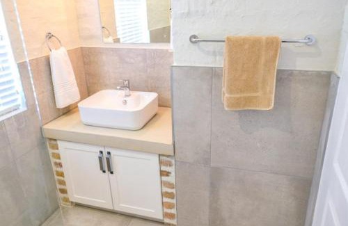 Parys Apartamento | Pont de Val Riverside accommodation