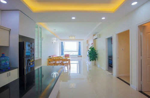Thang Tam Apartamento | Pooh House tiene 3 dormitorios con amplias vistas al mar y brisa.