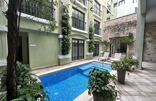 Casco Viejo Apartamento | Apartamento triple reformado de diseño con piscina
