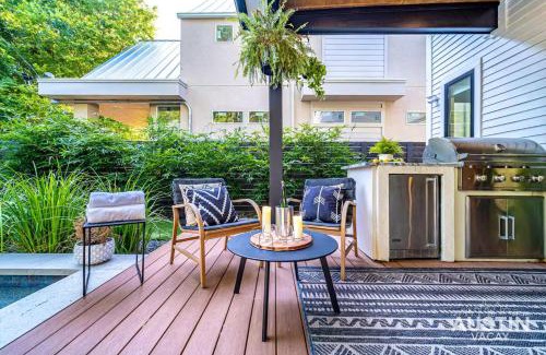 Holly Casa | Pool 4BR 3BA Sleeps 8 w Patio Grill by Austin Vacay