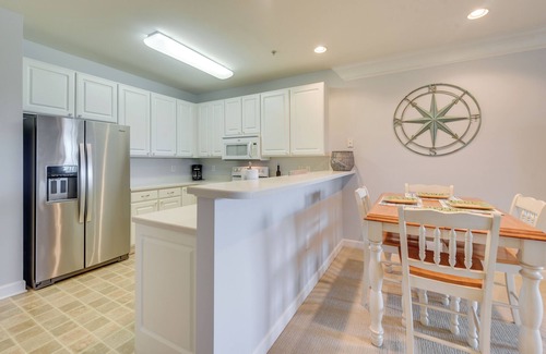 Calabash Condominio | Pool Access & 11 Mi to Beach: Calabash Condo!