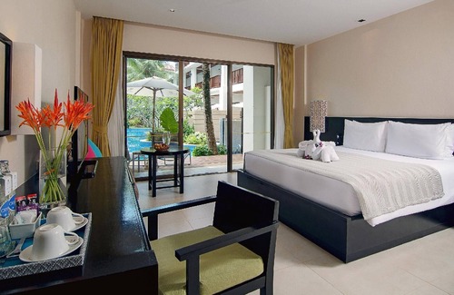 Khao Lak Complejo | Acceso a la piscina -53 m² / 570 pies² | Puerta Paso Piscina | Terraza privada- PAS # 15