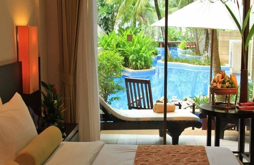Khao Lak Complejo | Acceso a la piscina -53 m² / 570 pies² | Puerta Paso Piscina | Terraza privada- PAS # 15