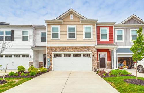 Frankford Casa | Pool Access and Beach Shuttle Millville Townhome!