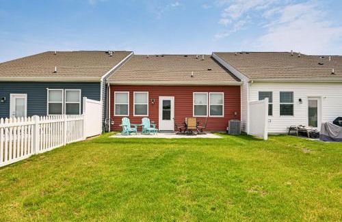 Frankford Casa | Pool Access and Beach Shuttle Millville Townhome!