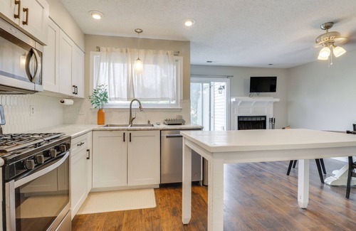 Virginia Beach Casa | Pool Access: Family-Friendly Virginia Beach Home!