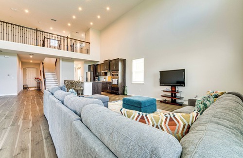 St. Cloud Casa | Pool Access: Family Gem w/Views in St Cloud!