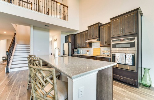 St. Cloud Casa | Pool Access: Family Gem w/Views in St Cloud!