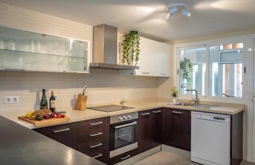 Castillo de Sabinillas Villa | Pool- AirCon- Quiet&Peaceful- FamilyFriendly