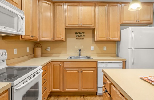 Dodds Addition Casa | Pool and 3.5 blocks to the beach. Rehoboth/Dewey House.