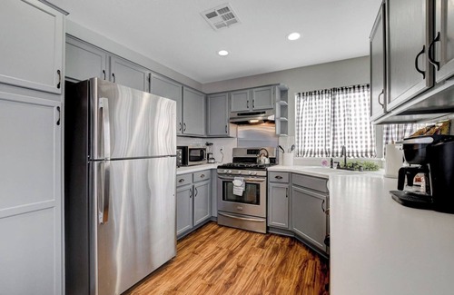 North Las Vegas Casa | Pool and Arcade 4BR Vacation!
