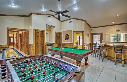 Harlingen Casa | Pool and Game Room Waterfront Harlingen Home