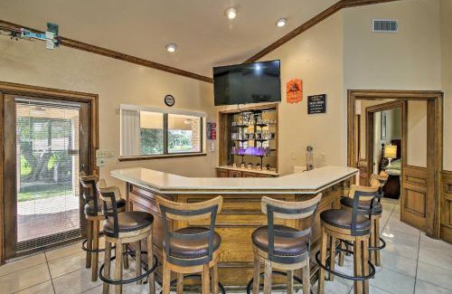 Harlingen Casa | Pool and Game Room Waterfront Harlingen Home