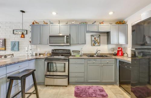 North Scottsdale Apartamento | Pool and Hot Tub Access! Chic Condo in Scottsdale