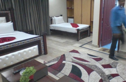 Lahore Hotel | Pool And Park Hotel