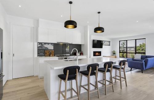 Mount Martha Casa | Pool and Spa - 300m walk to Beach