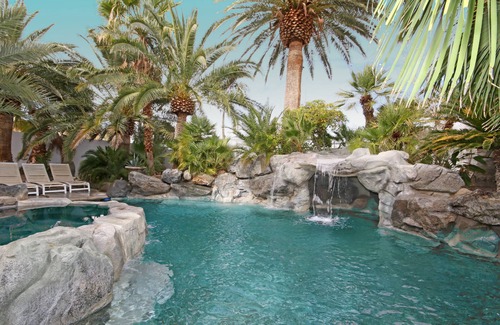 Paradise Casa | Piscina Compareable a Mirage, Palapa, 82 en TV de alta definición