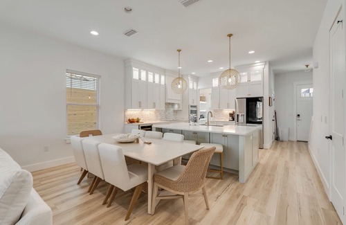 Holiday Beach Casa | POOL & few minutes walk to beach! 5BR, game room & sundeck at “Knot Stressin"