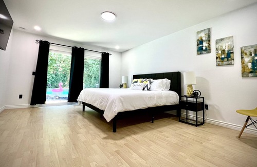 Chatsworth Casa | Pool | Fire Pit | BBQ | Modern House | Dogs OK