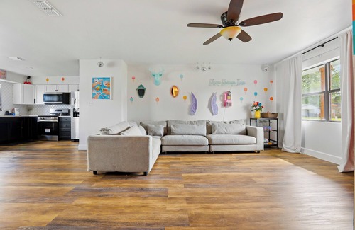 St. Cloud Casa | Pool+Fire Pit+Grill+Walk to Lake+Close to Disney+Pet Friendly