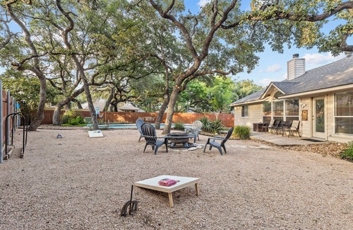 Braun's Farm Casa | Pool & Game Room By 6 Flags & SeaWorld - Sleeps 10