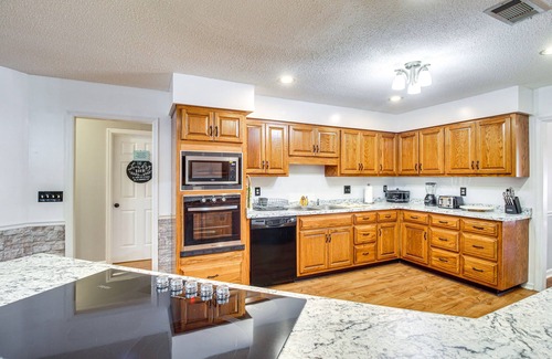 Hinesville Casa | Pool + Gameroom: Family Fun Retreat in Hinesville!