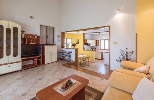 Svetvincenat Casa | Piscina, parrilla, WiFi, billar, bicicletas, bádminton, lavavajillas, lavadora.