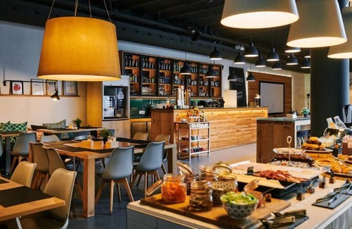 Esquerra de l'Eixample Cama Y Desayuno | Perfect for big groups, central location!