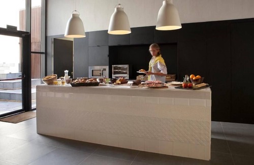 Esquerra de l'Eixample Cama Y Desayuno | Perfect for big groups, central location!