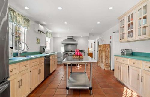 East Harwich Casa | Pool Half Mile to Beach