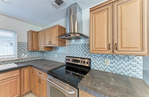 Sarasota Casa | Pool Home in Sarasota near Legacy Trail & Downtown