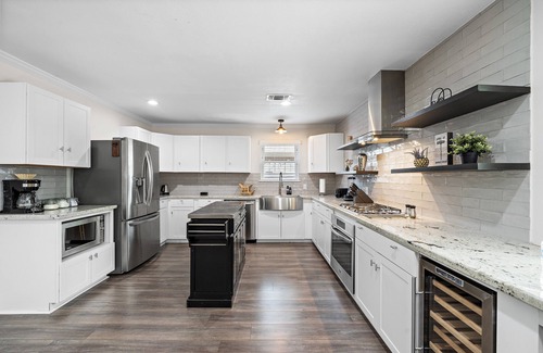 Garden Oaks Casa | Pool Home Nr Heights, DT | Games WiFi | BBQ Yard