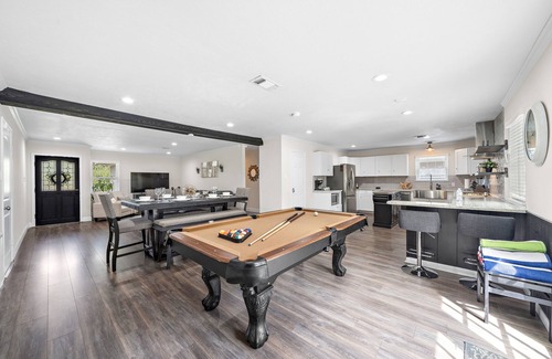 Garden Oaks Casa | Pool Home Nr Heights, DT | Games WiFi | BBQ Yard