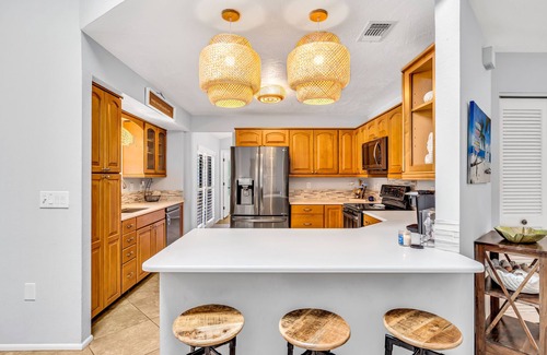 Palmetto Casa | Pool Home That Backs Up to Water- Only 20 Miles to Beautiful Florida Beaches!