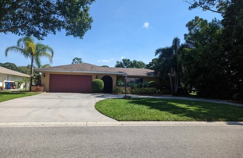 Braden River Casa | POOL HOME WITH DOG RUN.
