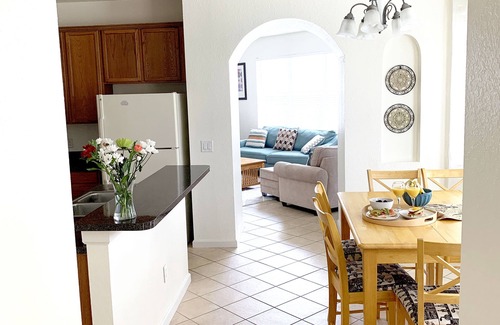 Crescent Lakes Casa | Villa de 4 dormitorios y 4 baños con sala de juegos, piscina privada y spa ubicado en una comunidad turística