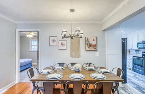 Skyland Casa | Pool! Hot Tub! 6 Miles to Downtown! Dogs Welcome!