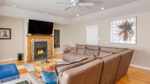 Sebastopol Casa | Pool Hot Tub Firepit Game Room Minutes from Sebastopol Russian River Baker Lane Retreat