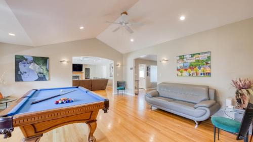 Sebastopol Casa | Pool Hot Tub Firepit Game Room Minutes from Sebastopol Russian River Baker Lane Retreat