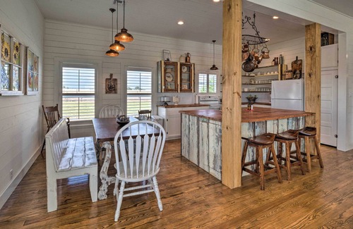 Schulenburg Casa | Pool, Hot Tub & Game Room: Schulenburg Retreat