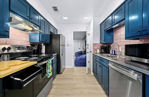 Riverside Casa | Pool, Hot Tub, Mural, Grill, Game Room, Mins to DT